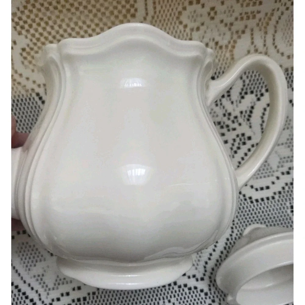 Vintage Wedgewood Queens Shape Plain Creamware Teapot Etruria Barlaston England